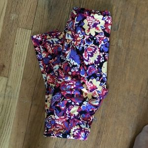 Brand new never worn OS Lularoe leggings